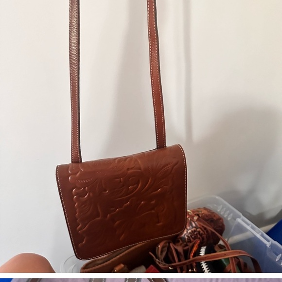 Patricia Nash crossbody - Picture 2 of 4